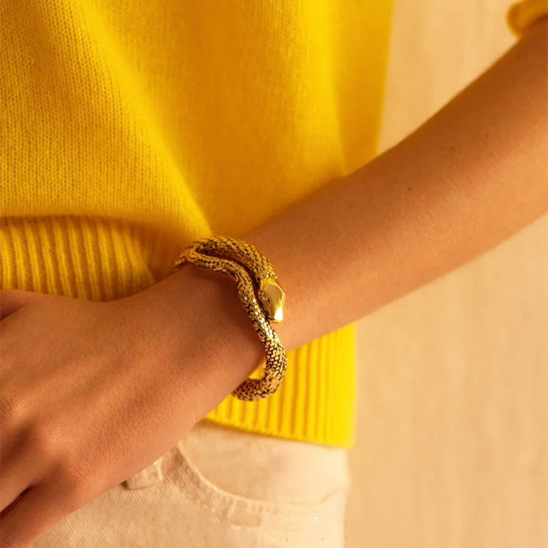 French Minority Twist Pattern Twist Bracelet
