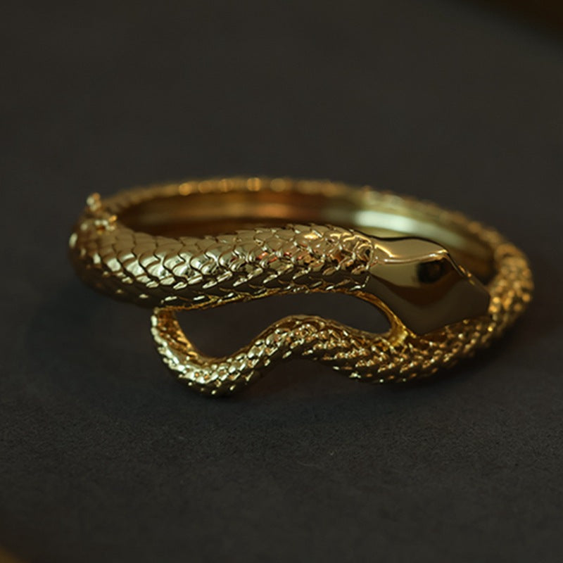 French Minority Twist Pattern Twist Bracelet