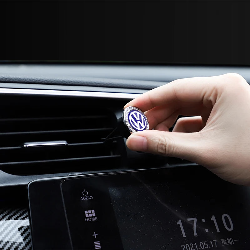 1Pcs Air Outlet Aromatherapy Clip Car Solid Perfume Freshener For Volkswagen Tiguan GTI Polo T5 Golf Scirocco R-Line R Magotan