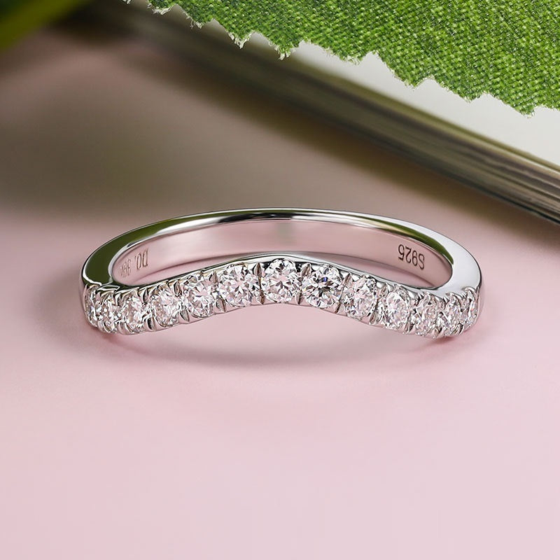 D Color Moissanite S925 Sterling Silver V-shaped Row Diamond Ring