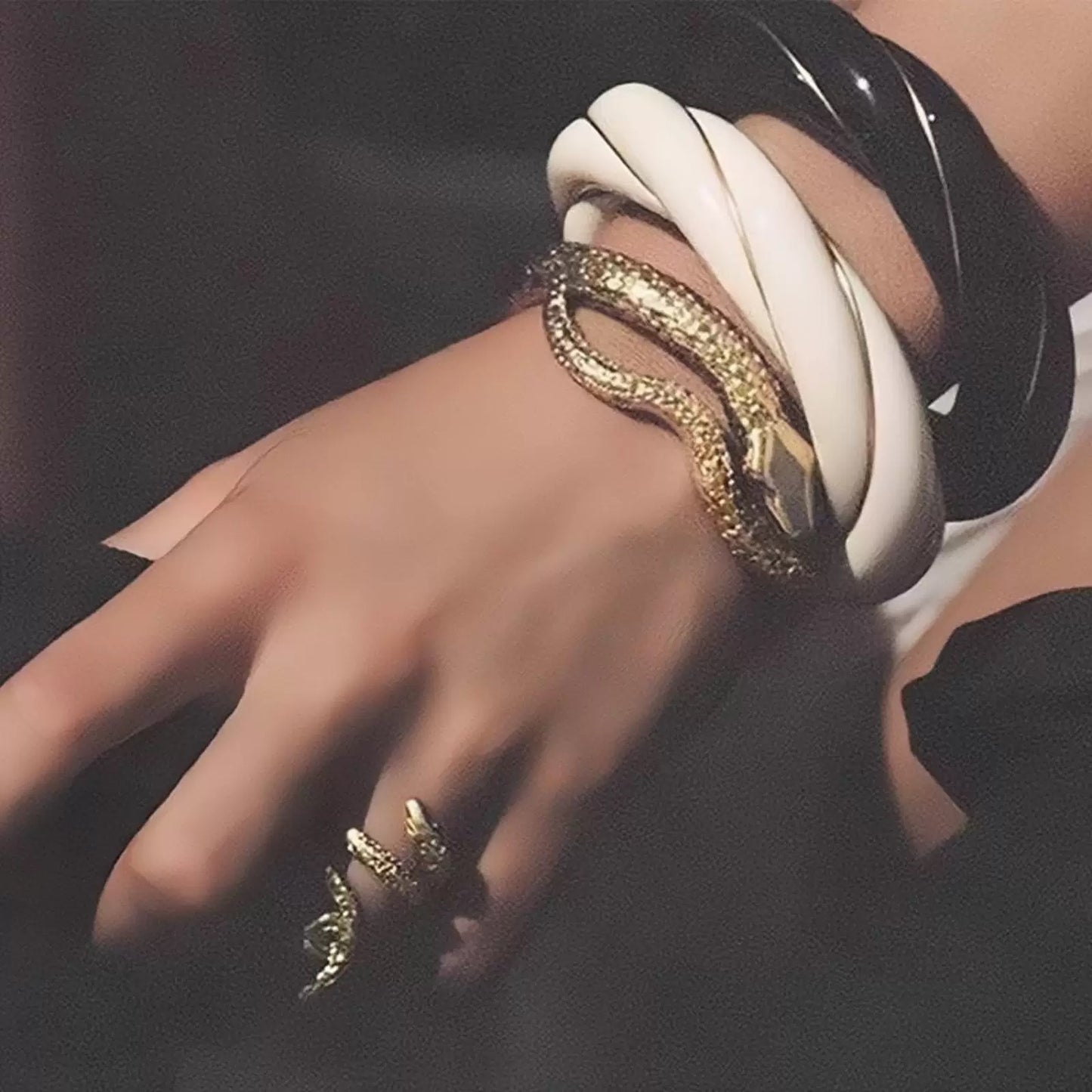 French Minority Twist Pattern Twist Bracelet