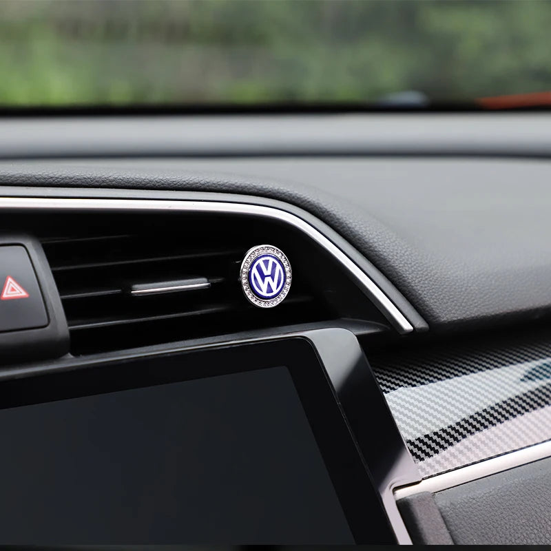 1Pcs Air Outlet Aromatherapy Clip Car Solid Perfume Freshener For Volkswagen Tiguan GTI Polo T5 Golf Scirocco R-Line R Magotan